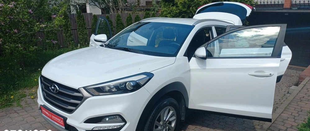 Hyundai Tucson cena 48700 przebieg: 235000, rok produkcji 2016 z Piława Górna małe 781